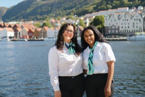 Alba & Aster er gode kolleger