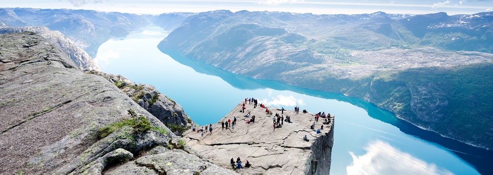 Preikestolen_Nanisimova_shutterstock_433239040.jpg