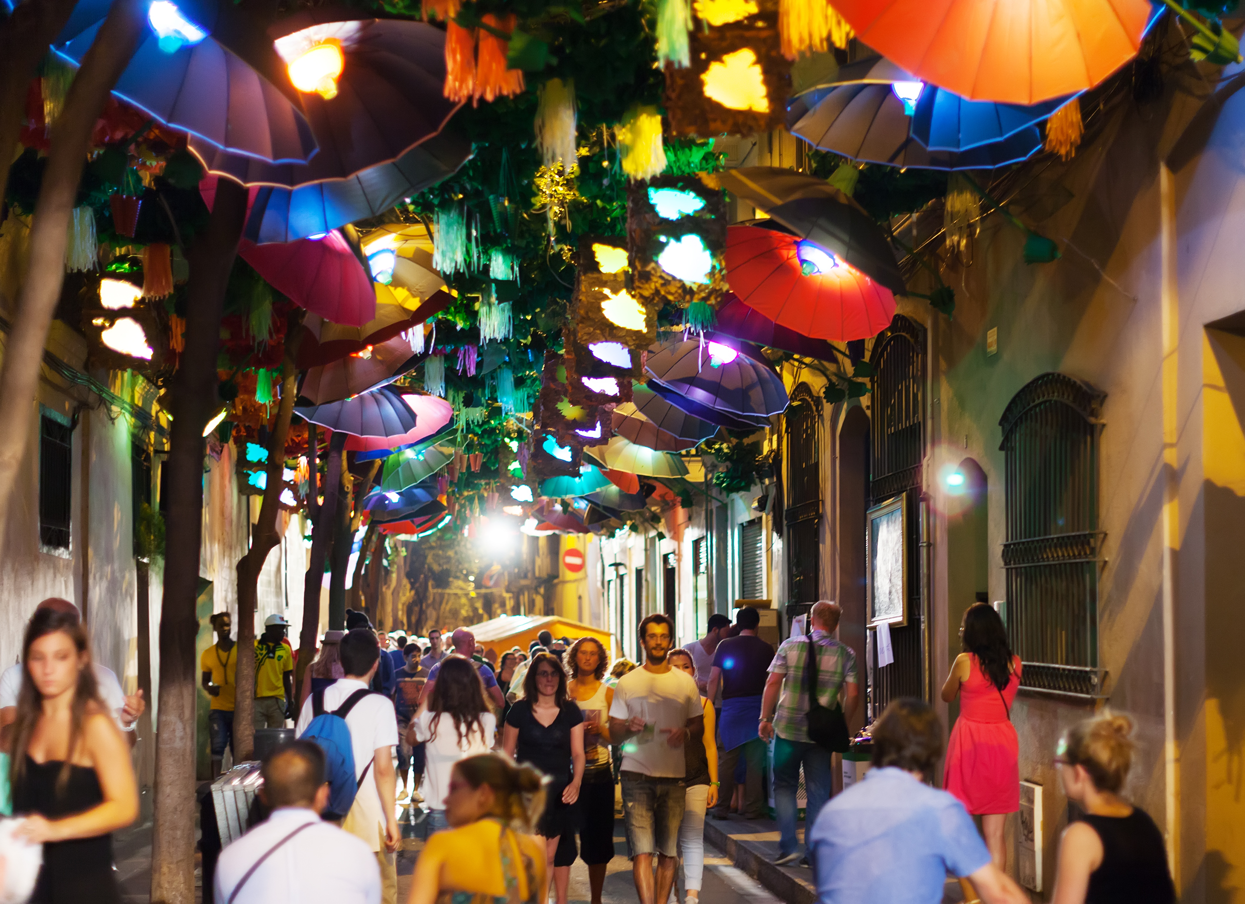 Yrende natteliv i Barcelona