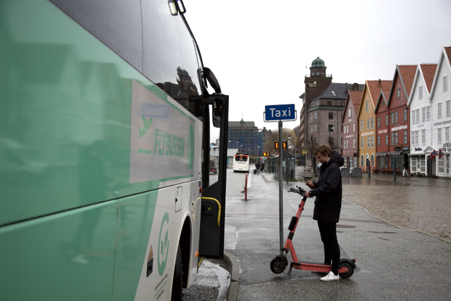 Flybussen Tide Og VOI Samarbeid